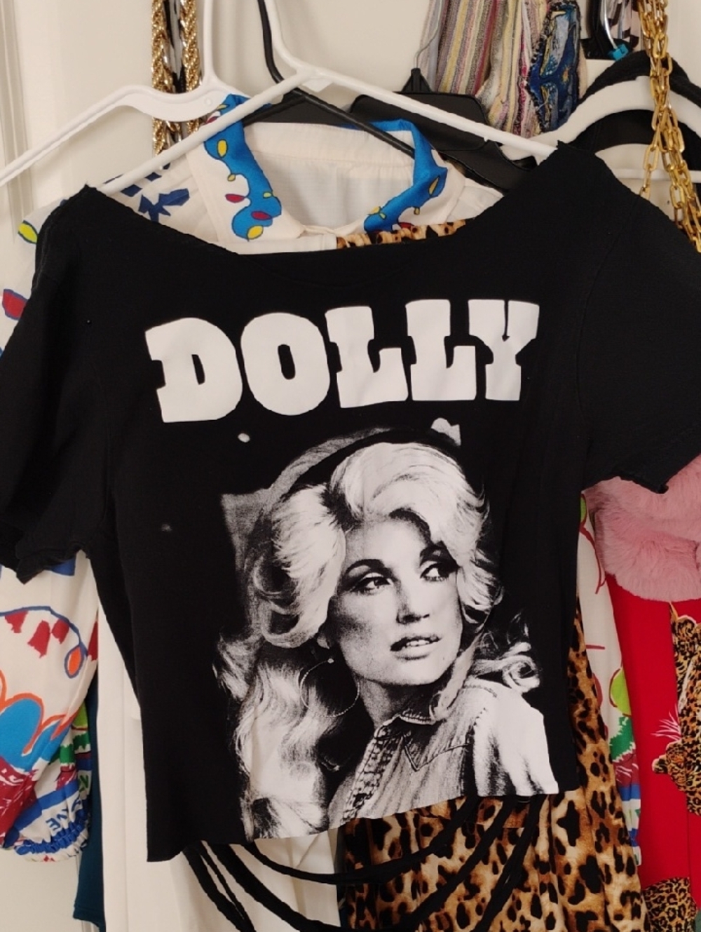 Dolly Graphic Black Tee - Short Sleeve